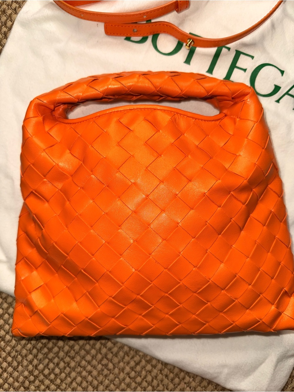 Bottega Veneta Intrecciato hop mini crossbody bag - Picture 4 of 13